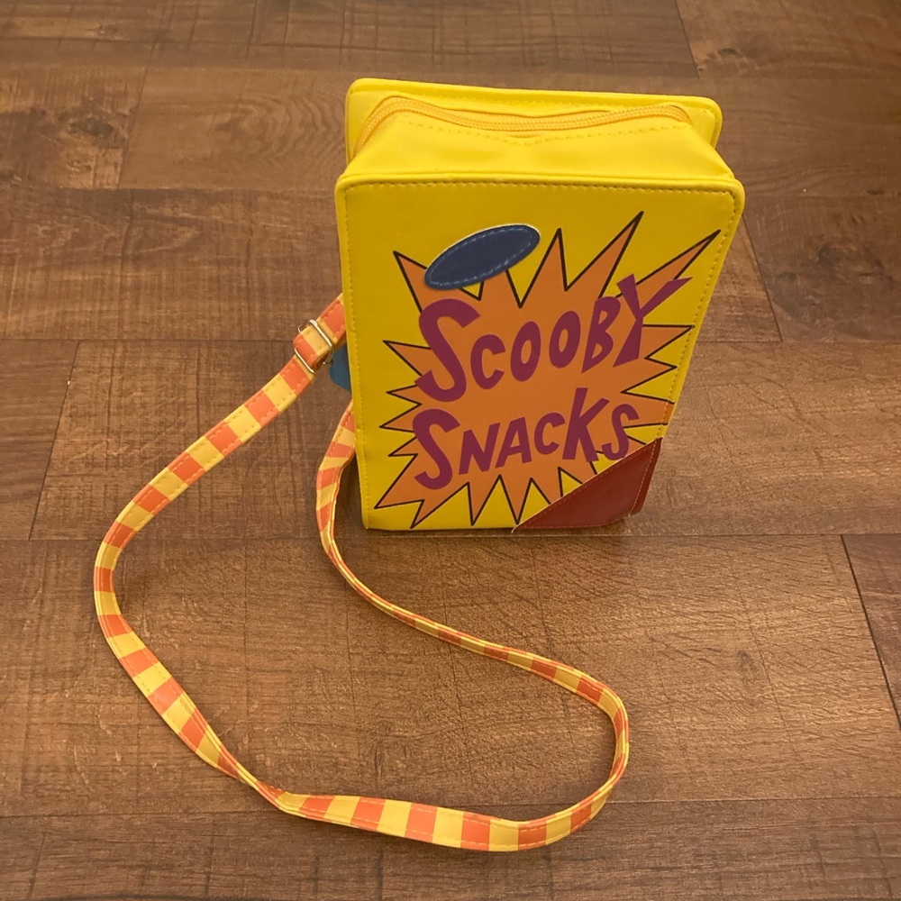 Scooby Snacks Yellow Crossbody Treat Bag Scooby-Doo! Purse